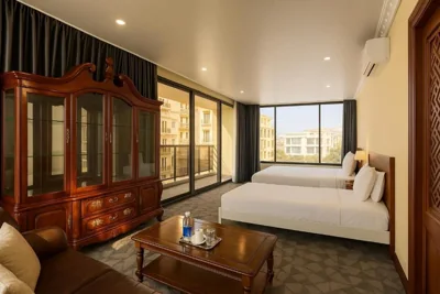 Grand Royal Familienzimmer mit Balkon — Sam Royal Apartment